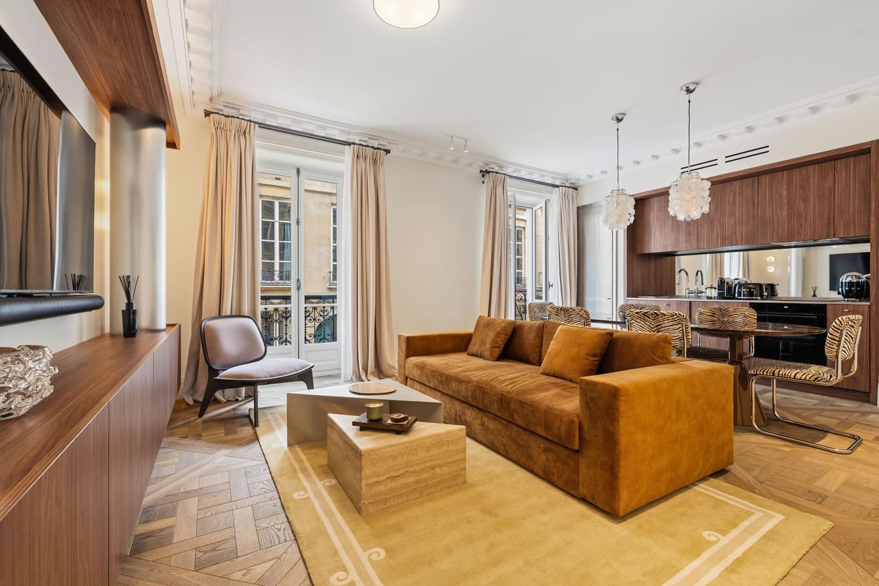 We don't just manage your property. We make it perform : appartement géré par Beslock à Paris